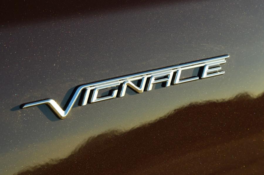 Логотип Ford Focus Vignale Estate 2018 года  (UK) (фото 10 из 18)